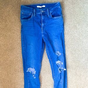 Levi’s Ripped Jeans High Waisted